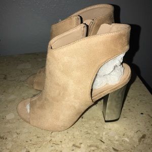 NWOT Missguided Open Toe Booties